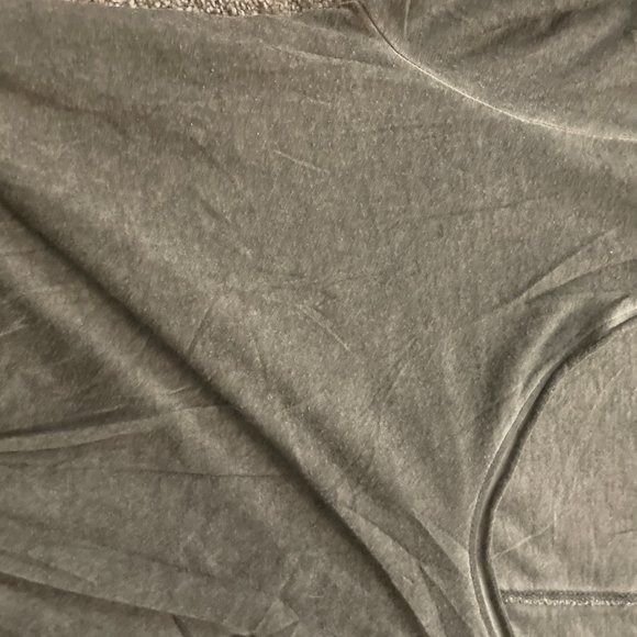 CALVIN KLEIN • STYLE T SHIRT • SIZE MED - Picture 4 of 4